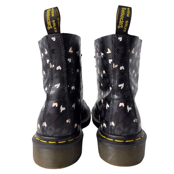 Dr. Martens 1460 Pascal Boots Wild Hearts Printed Womens US 8 Black Leather Pink - Picture 7 of 13